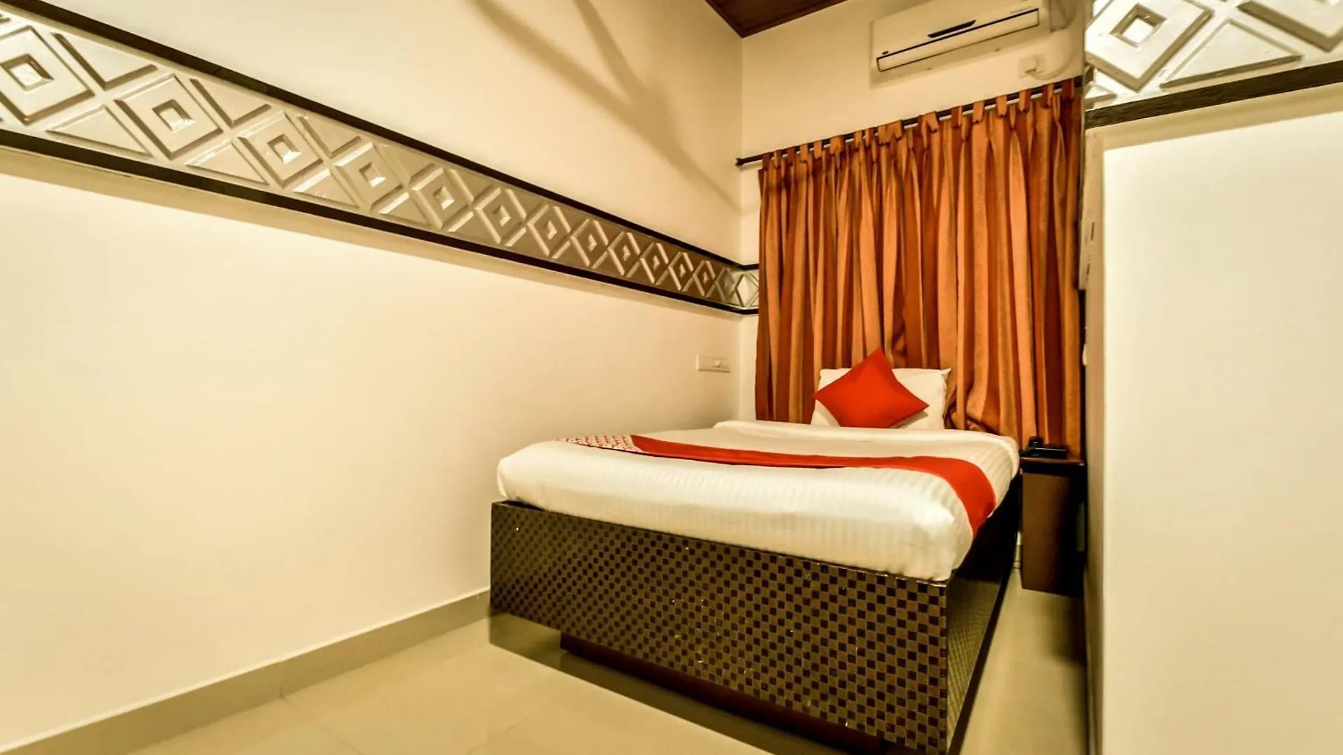 Oyo Flagship Hotel Gago Alappuzha 3*,