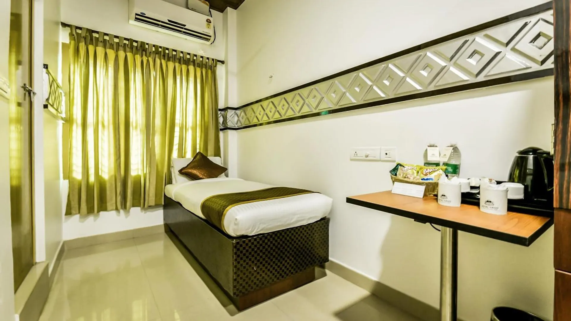 ***  Oyo Flagship Hotel Gago Alappuzha India