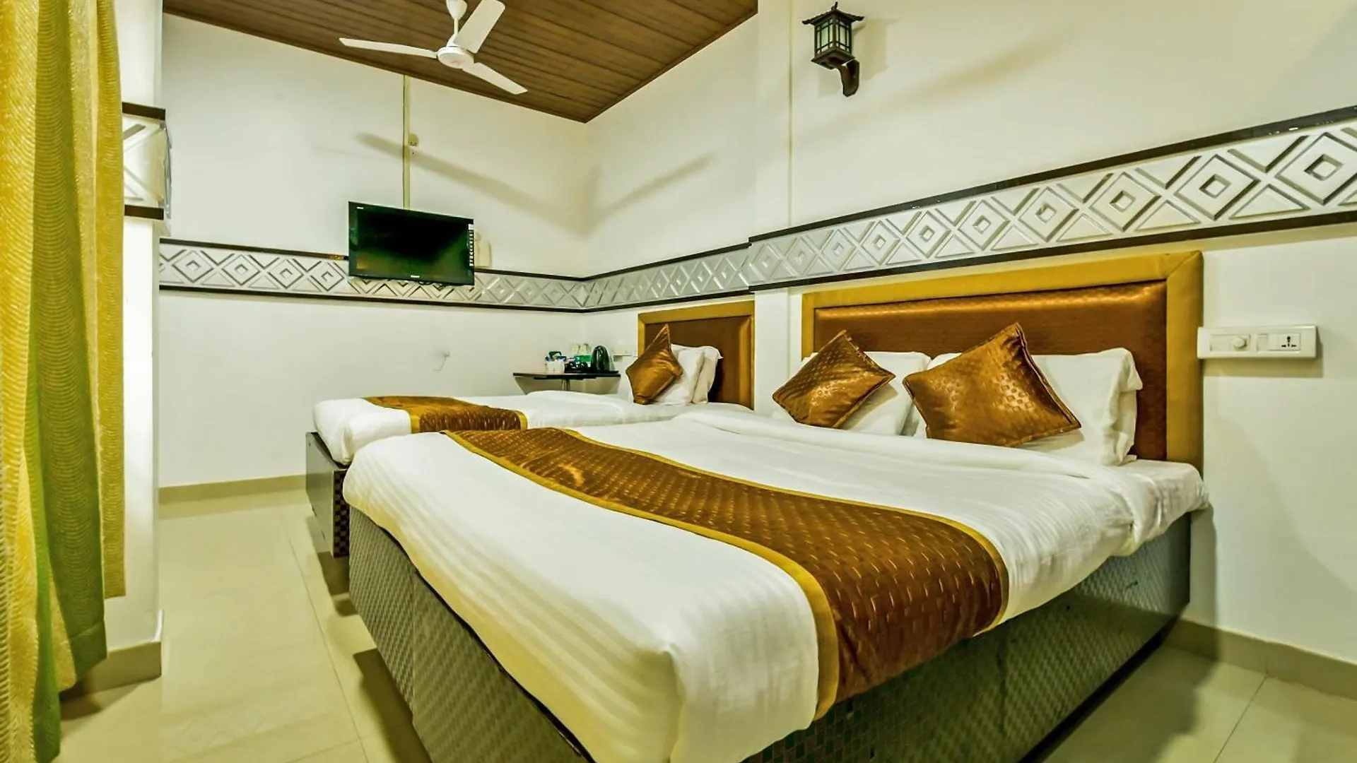 Oyo Flagship Hotel Gago Alappuzha 3*,  India